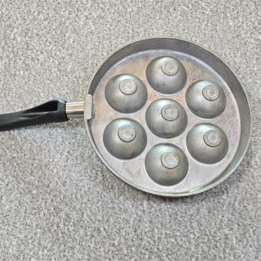 Nordic Ware Egg Poaching Pan Long Handle, Gas/Electric Compatible, 01700